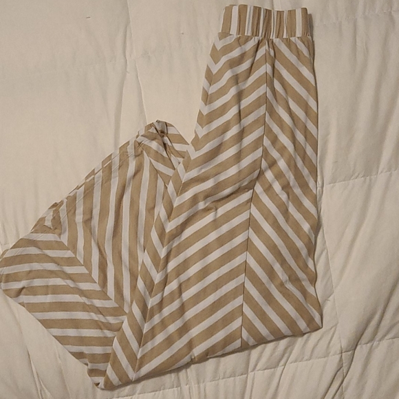 Cream and white striped maxi skirt - Picture 2 of 2